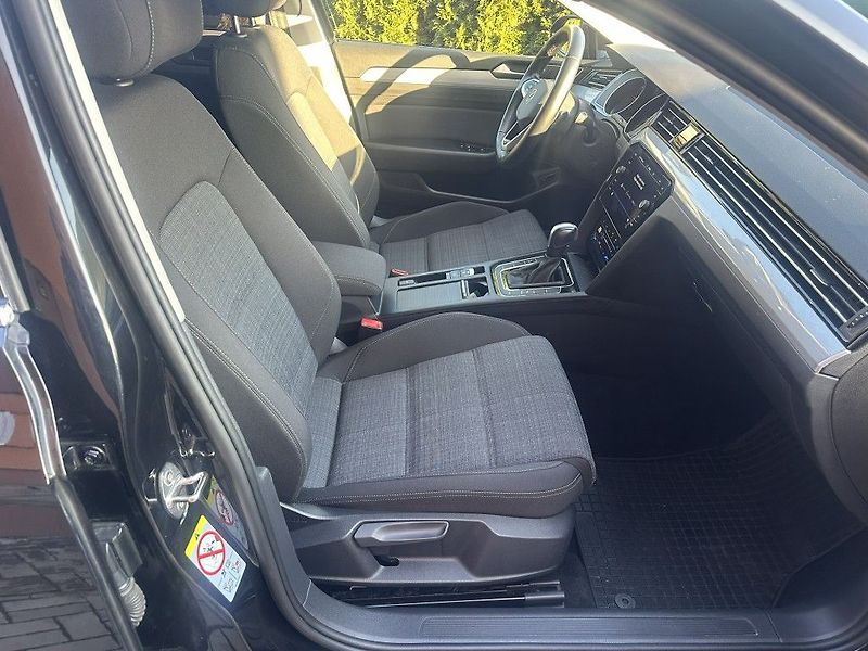 Volkswagen Passat 2.0 TDi 110kW Bussiness AT - fotka 24 z 28