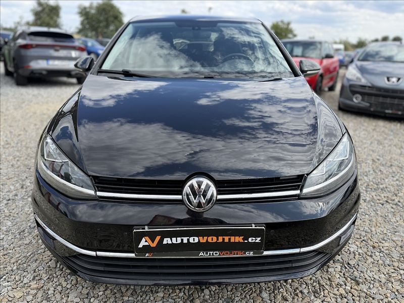 Volkswagen Golf 1,6 TDI 81kW DSG NAVI - fotka 2 z 27