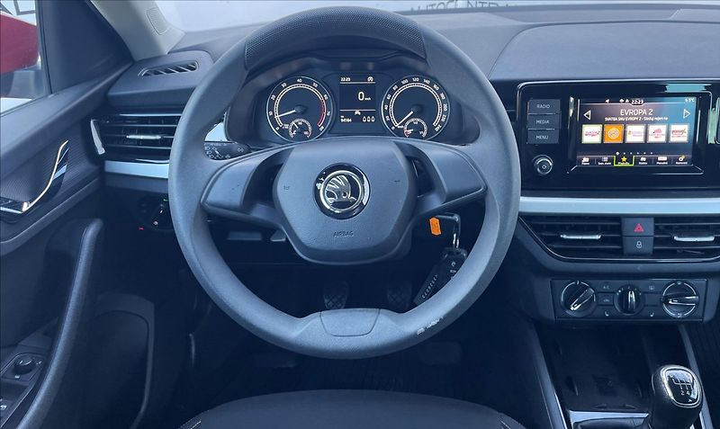 Škoda Scala 1,5 TSi,110kW,1.maj.,ČR,STK 8/ - fotka 12 z 22