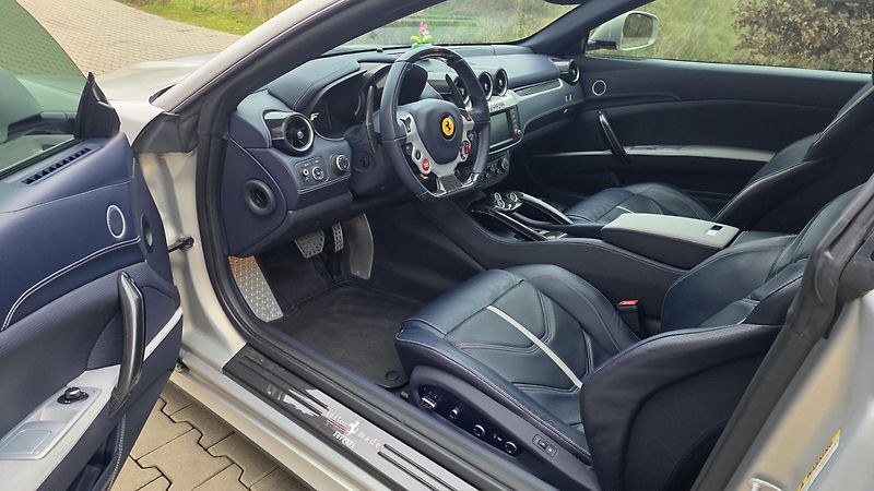 Ferrari FF (2015) INDIVIDUAL TailorMade ZÁRUKA - fotka 10 z 19