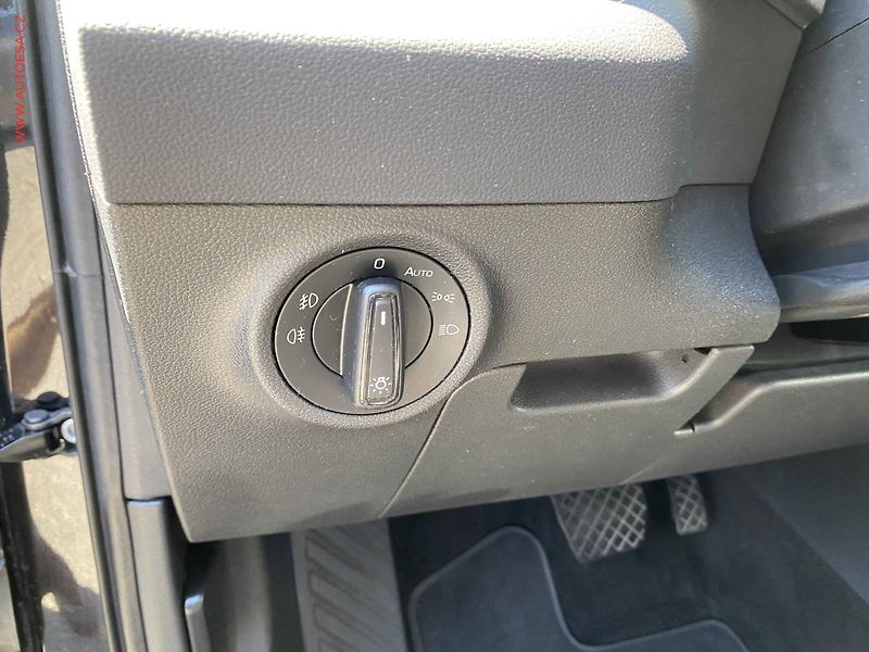 Škoda Karoq (2019) 1.5 TSi, Ambition, DSG, LED - fotka 15 z 18