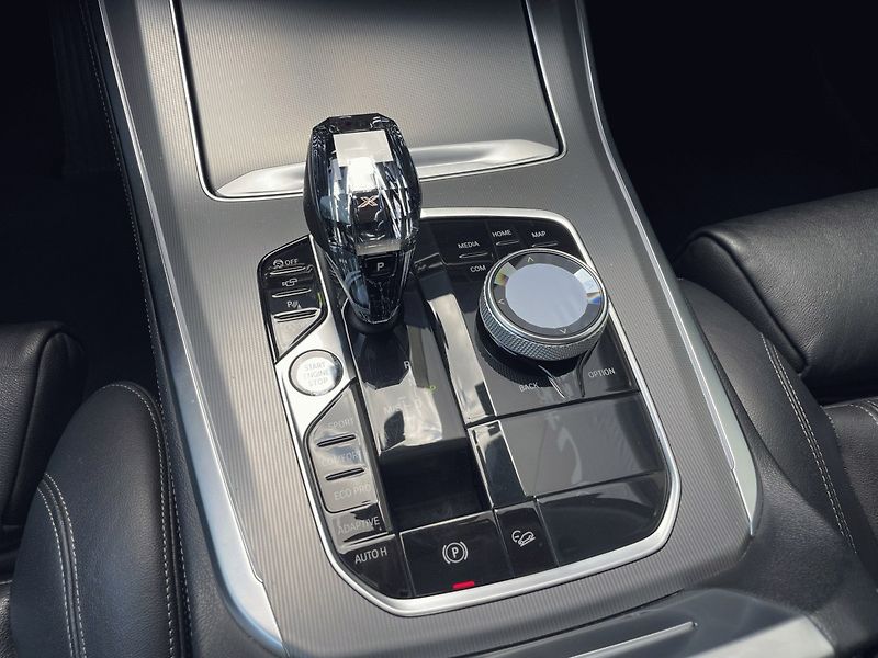 BMW X5 (2019) xDrive 40i AT 340k - fotka 15 z 28