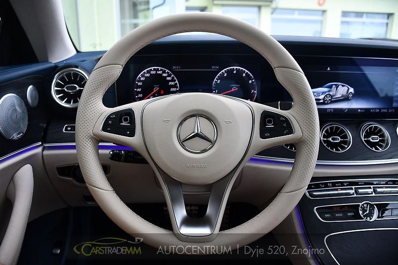 Mercedes-Benz Třídy E 400 4MATIC AMG ACC ČR HUD - fotka 24 z 53