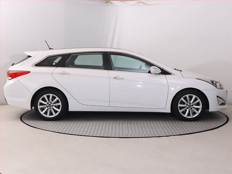 Hyundai i40 (2013) 1.7 CRDi, Automat, Navi - fotka 6 z 20