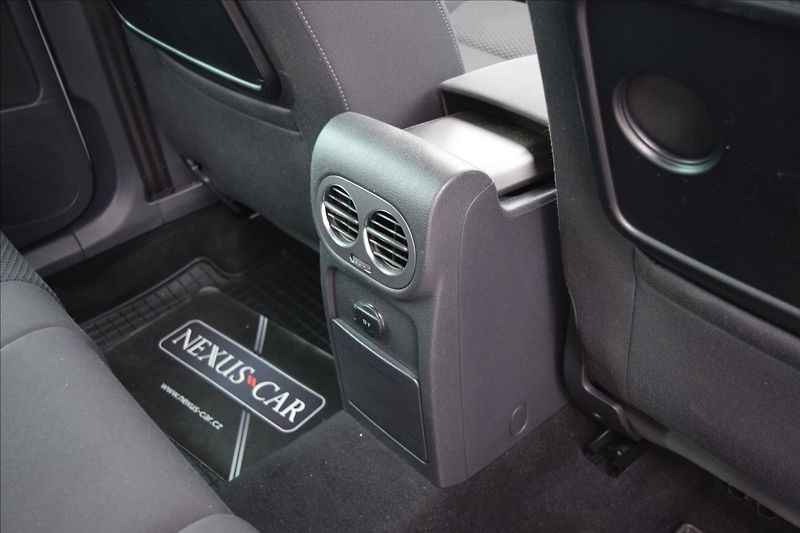 Volkswagen Tiguan 2,0 TDi 81KW R-LINE - fotka 48 z 51
