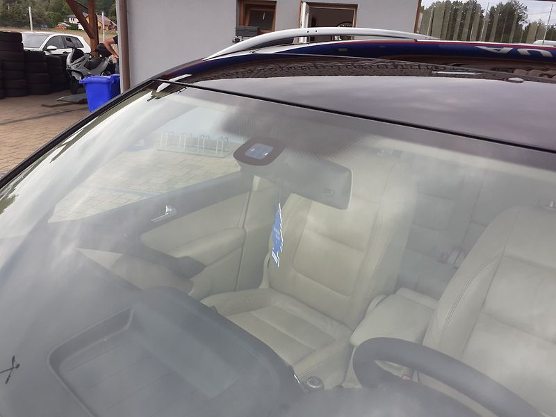 Volkswagen Tiguan (2010) 2.0 TSi R-Line 4x4 - fotka 31 z 34