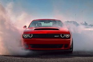 Dodge Challenger SRT Demon.