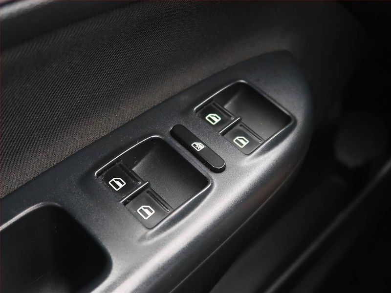 Škoda Octavia (2011) Ambiente 1.2 TSI, Serv.kniha - fotka 16 z 17