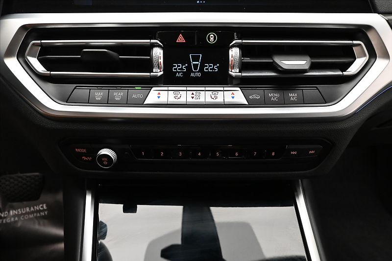 BMW Řada 3 2,0 320d 140 kW STEPTRONIC Zár - fotka 20 z 31
