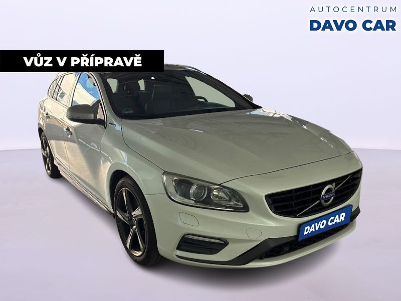 Volvo V60 2.4 D6 162kW R-Design Aut. DPH - fotka 4 z 37