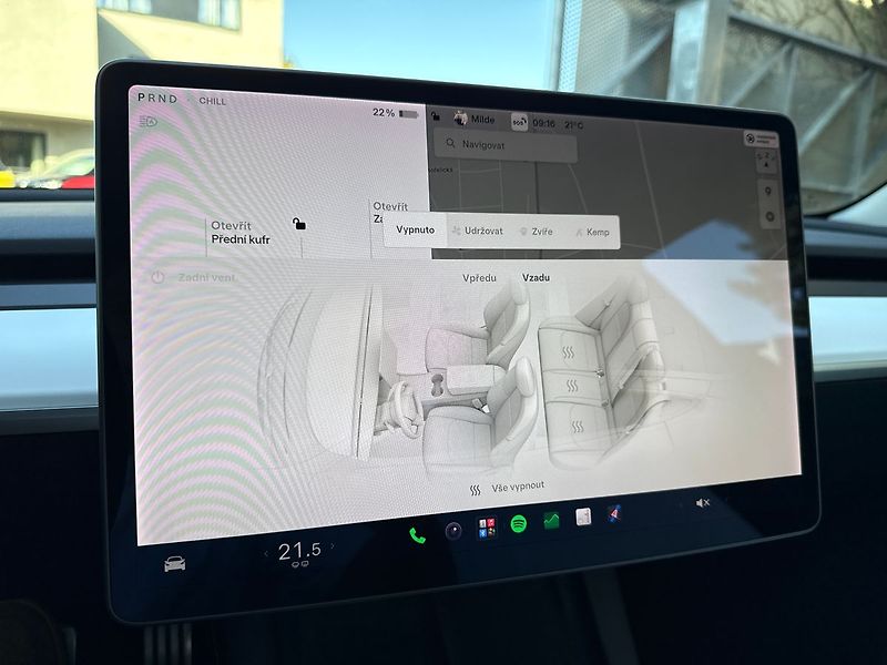 Tesla Model 3 Performance - fotka 16 z 39