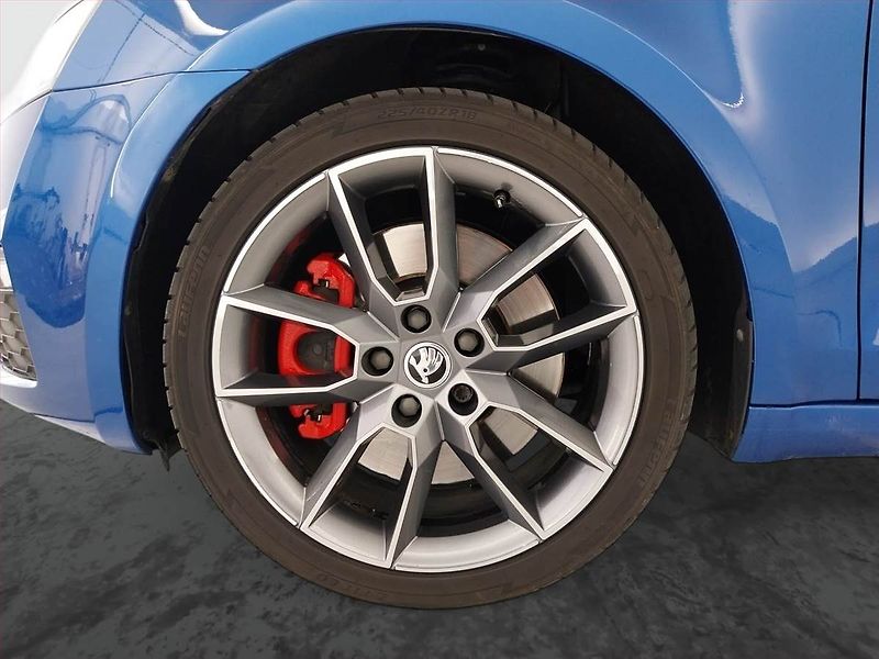 Škoda Octavia (2014) RS 2.0 TDI, Kůže, Bi-Xenony - fotka 15 z 20