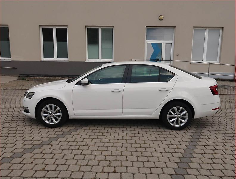 Škoda Octavia (2018) Style 1.6 TDI, Automat, ČR - fotka 3 z 16