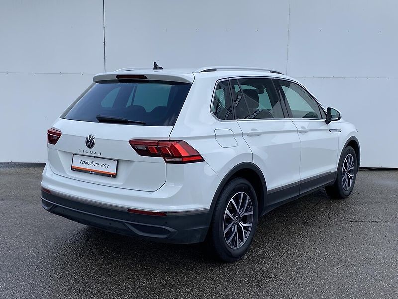Volkswagen Tiguan 2,0 TDI 110 kW DSG Life - fotka 2 z 28