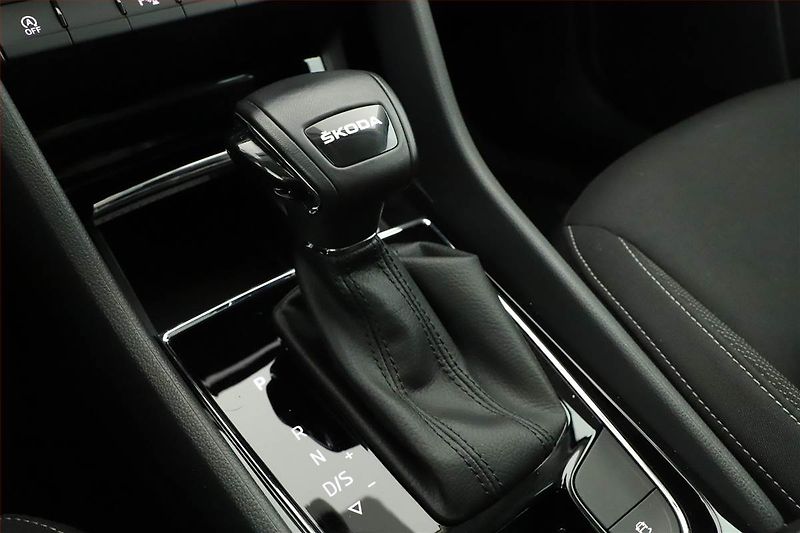 Škoda Karoq (2024) Style 1.5 TSI - fotka 11 z 15