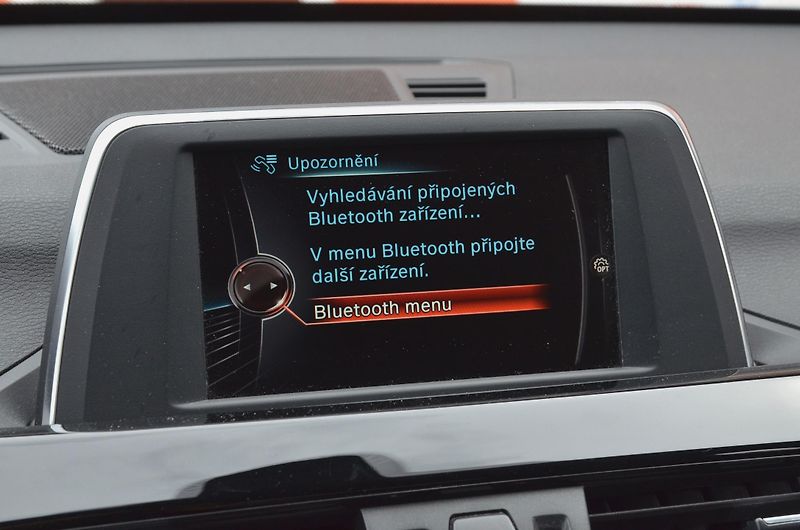 BMW X1 (2015) sDrive 18d 110kW SPORT / LED - fotka 36 z 39