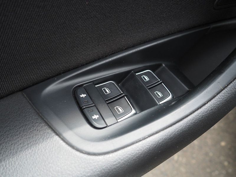 Audi A6 (2013) Avant 3.0 TDI, 150 kW - fotka 22 z 41