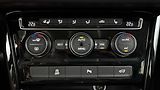 Volkswagen Touran 2.0 TDI DSG Highline - náhled 13
