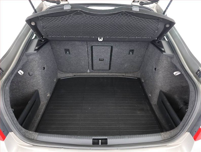 Škoda Octavia (2013) 2.0 TDI, Automat, Navi, Xenony - fotka 17 z 17
