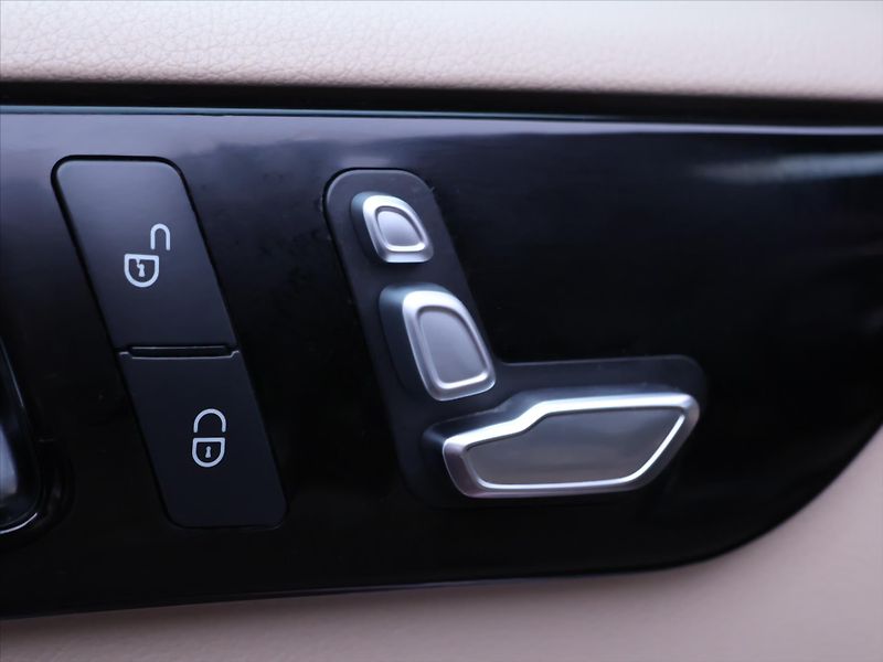 Mercedes-Benz GLE 3,0 350d 190kW 4M AMG CZ DPH - fotka 16 z 36