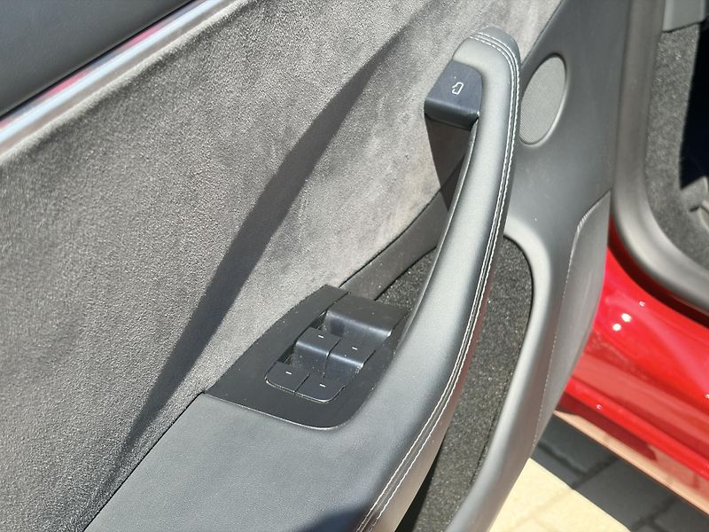 Tesla Model 3 LONG RANGE DUAL MOTOR - fotka 11 z 45