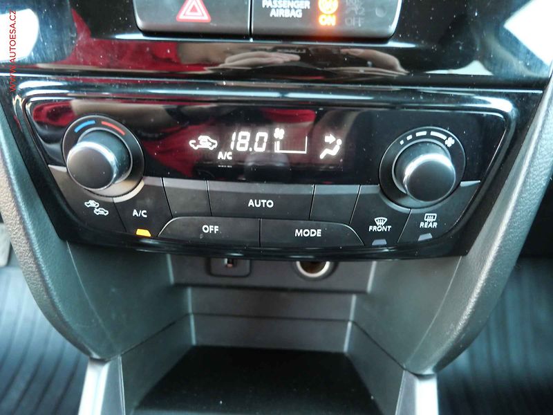Suzuki Vitara (2019) 1.4i, 2.maj,ČR, AC, TZ, park - fotka 14 z 23