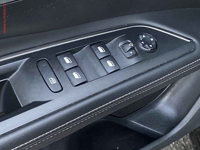 Peugeot 5008 (2019) 2.0 HDi, GT, AT, LED, navi - fotka 11 z 18