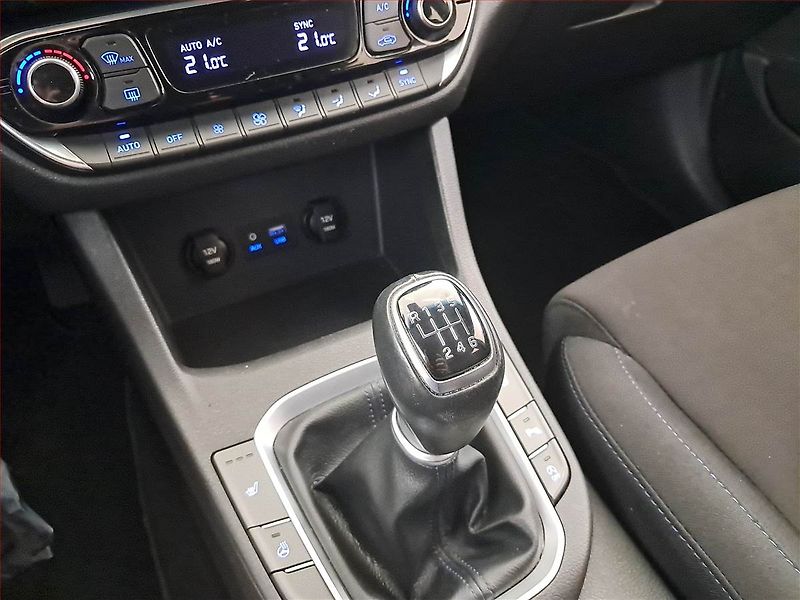 Hyundai i30 (2019) Style 1.4 T-GDI, ČR,1.maj - fotka 13 z 18