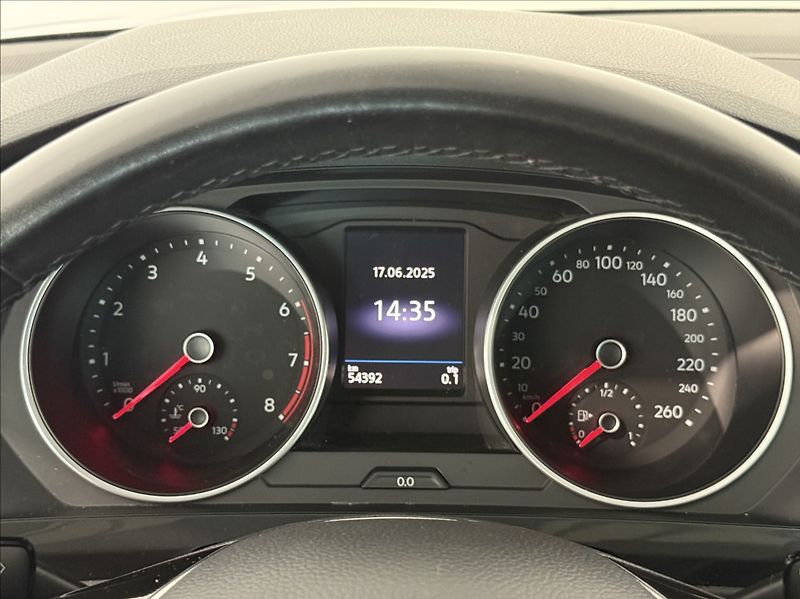 Volkswagen Tiguan 1,5 TSI NAVIGACE - fotka 17 z 23