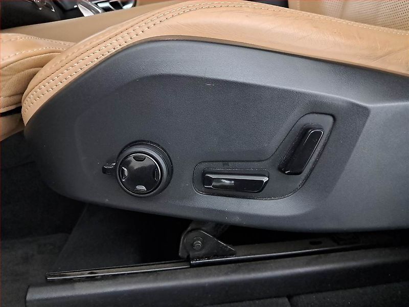 Volvo XC90 (2021) B5 AWD - fotka 24 z 26