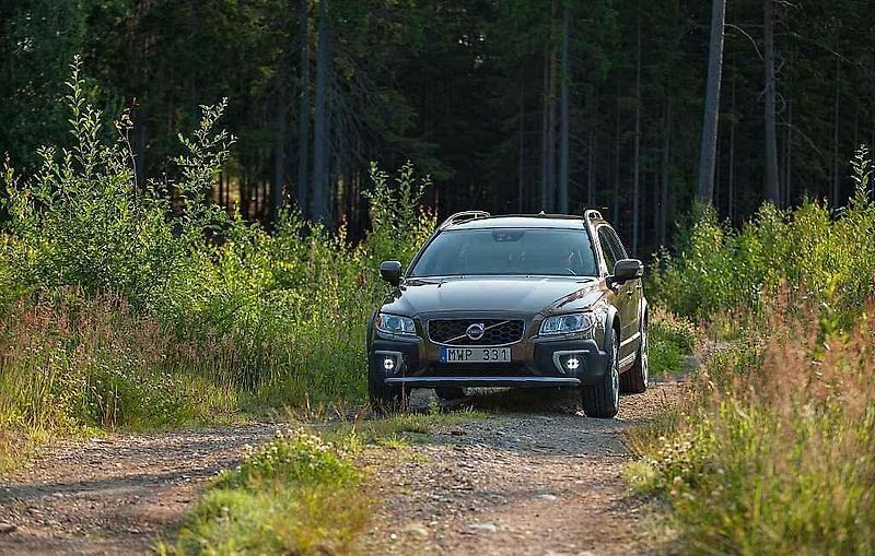 Volvo XC70.