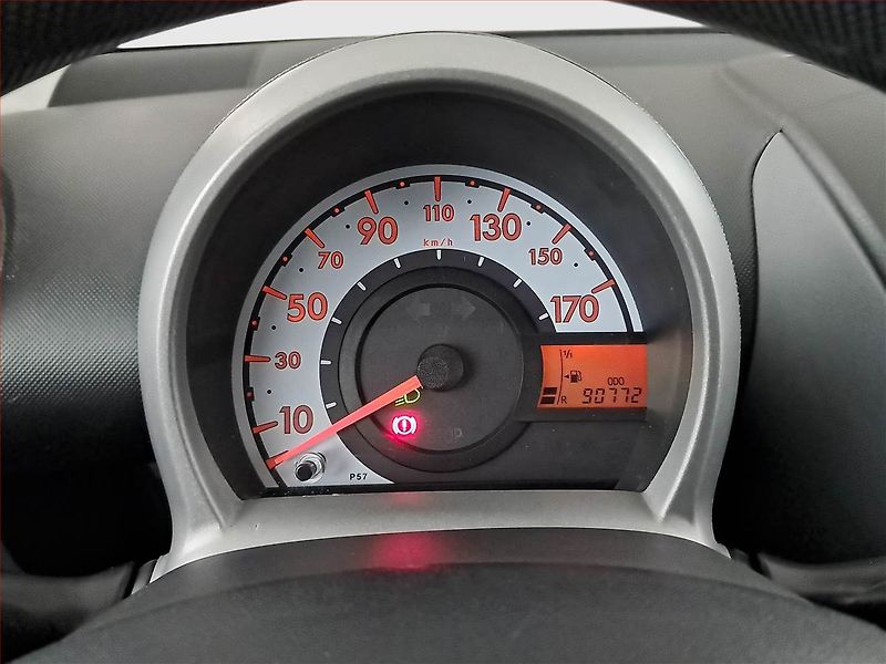 Toyota Aygo (2011) 1.0 VVT-i, po STK, udržované - fotka 11 z 15