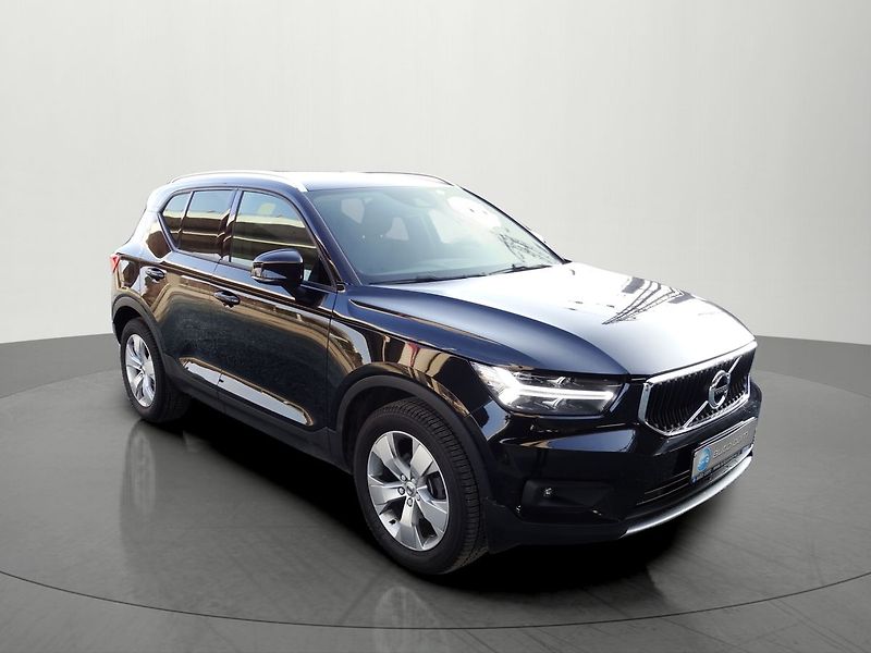 Volvo XC40 D3 A/T Virtual CarPlay Kamera - fotka 6 z 36