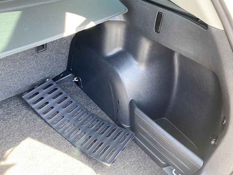 Škoda Fabia 1.2 TSI 63kW-CLIMATRONIC-TAŽNÉ - fotka 35 z 44