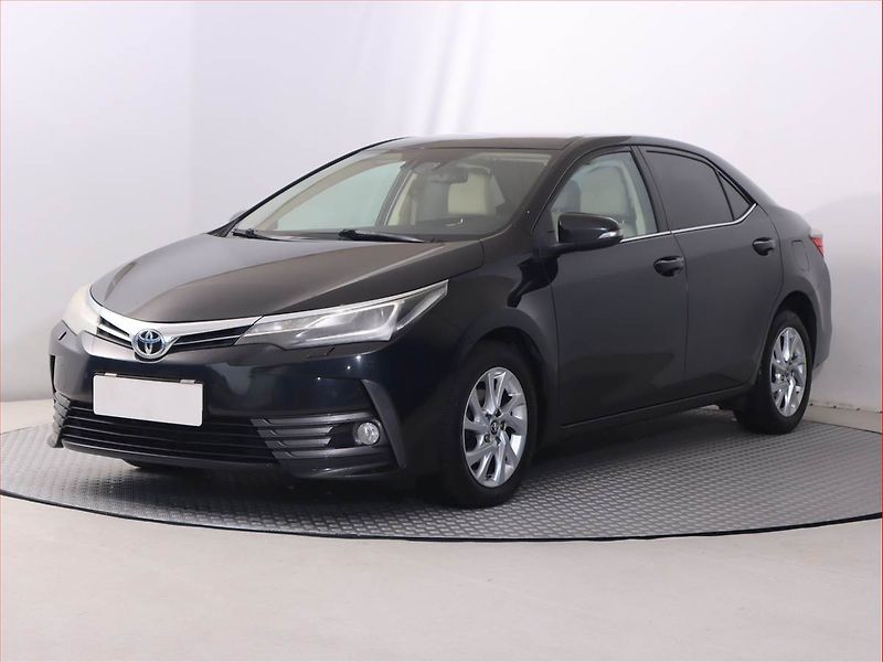 Toyota Corolla (2016) 1.4 D-4D, Serv.kniha, Tempomat - fotka 2 z 19
