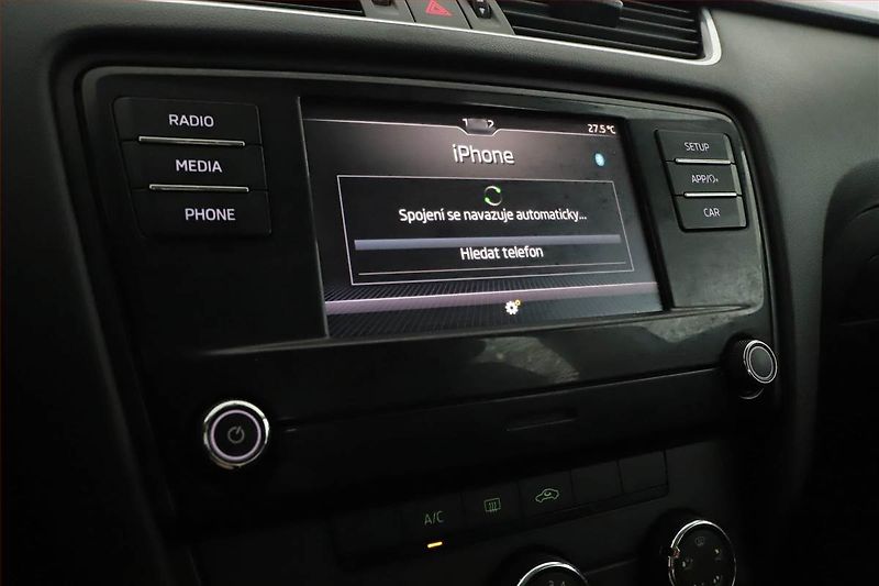 Škoda Octavia (2019) 1.6 TDI, Tempomat - fotka 13 z 16
