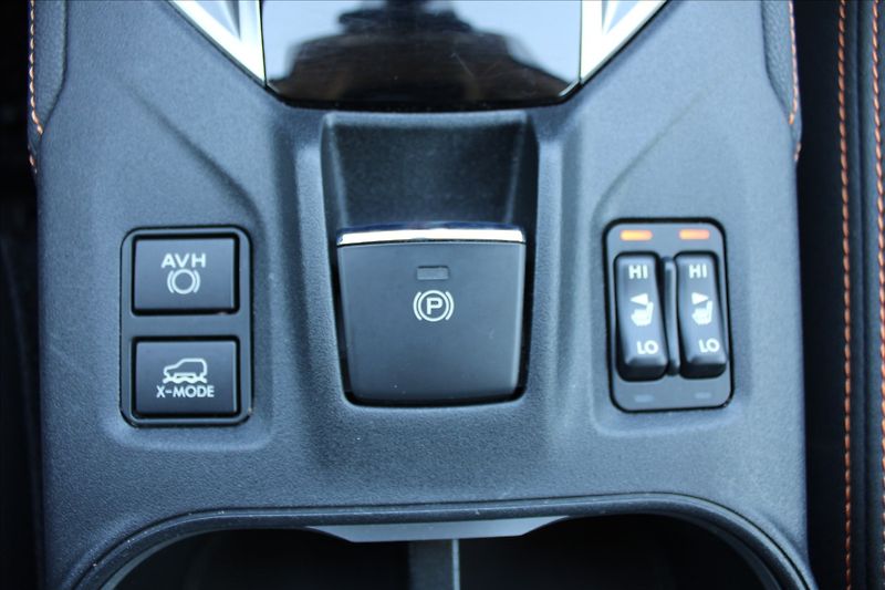 Subaru XV 1,6 i  1.MAJ,A/T,DPH,EXECUTIVE - fotka 19 z 28