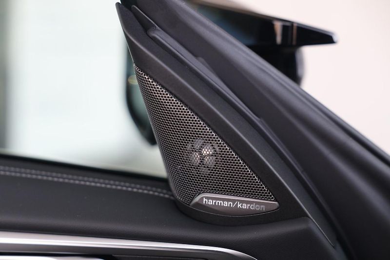 BMW M4 Competition M xDrive - fotka 16 z 19
