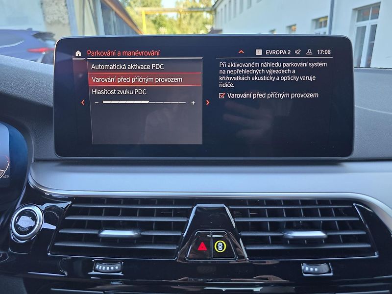 BMW Řada 5 210kW XDRIVE HEADup - DPH - fotka 44 z 53