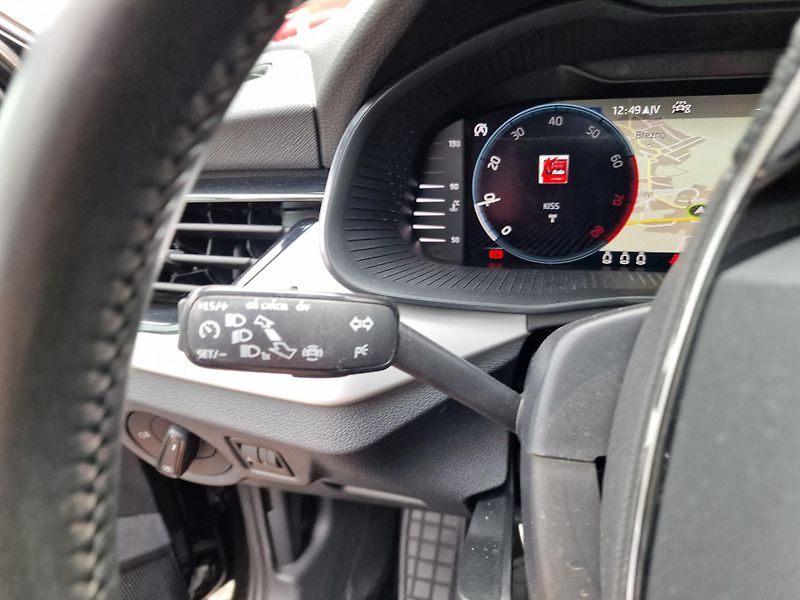 Škoda Kamiq 1,0TSI 81KW SPORTLINE VIRTUAL - fotka 19 z 24