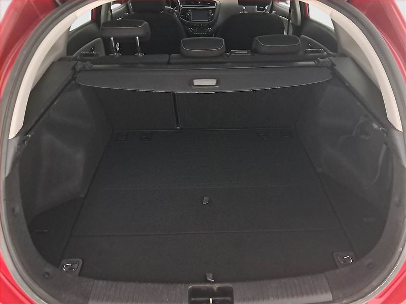 Kia Ceed (2016) 1.6 GDI, Serv.kniha, Navi - fotka 14 z 20