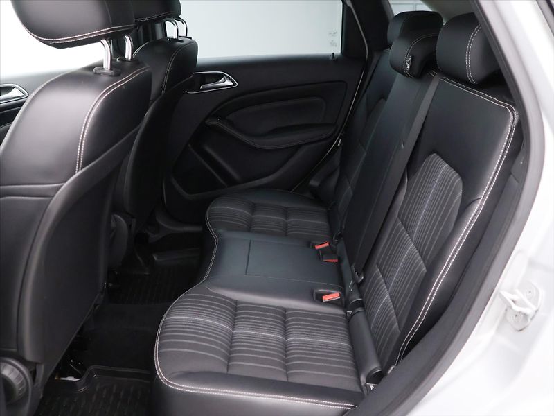 Mercedes-Benz Třídy B 1,6 200i 138kW Navi Xenon - fotka 14 z 37