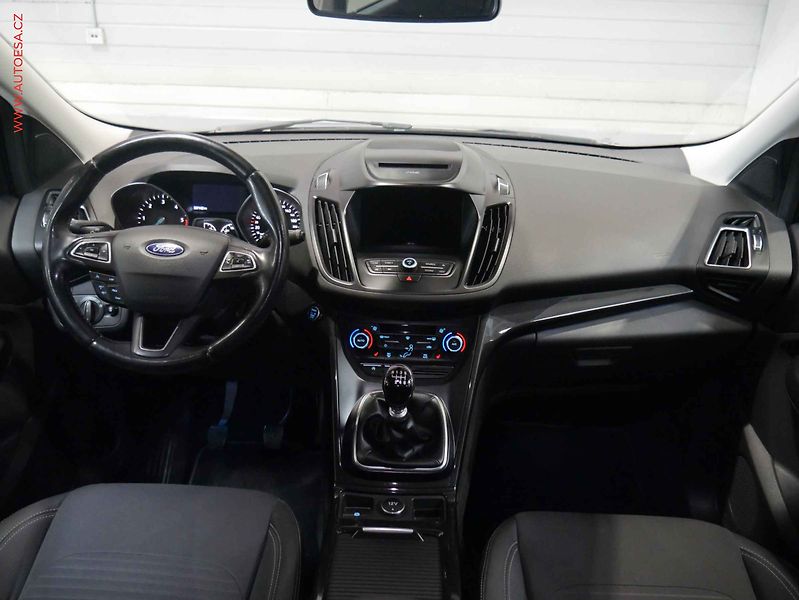 Ford Kuga (2017) 1.5TDCi, ČR, Navi, park.čidla - fotka 8 z 21