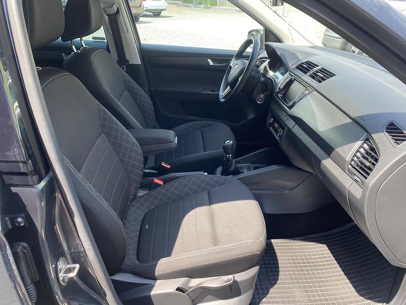 Škoda Fabia 1.2 TSI 81kW -1xMAJ.-STYLE-LED - fotka 39 z 45