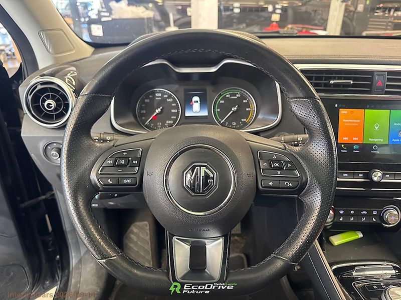 MG ZS (2021) 44,5 kWh, FWD (143 koní) - fotka 7 z 9