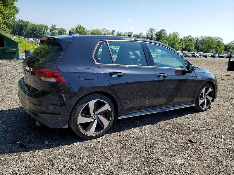 Volkswagen Golf (2023) GTI S - fotka 4 z 11