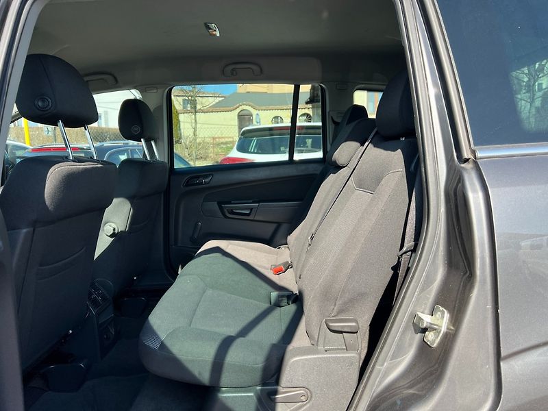 Opel Zafira (2010) 1.8i 103 kW 7 míst,Klima,Stav - fotka 13 z 19