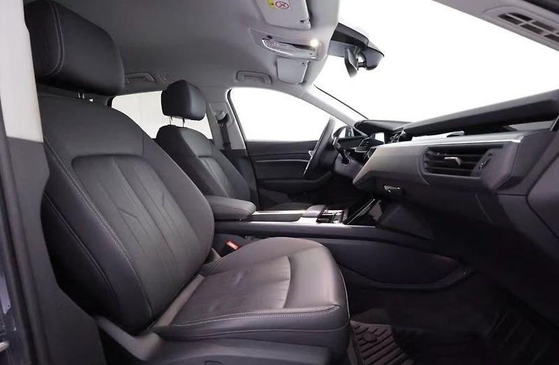 Audi Q8 e-tron 55 Quattro Kamera SoH 92% LED - fotka 15 z 27