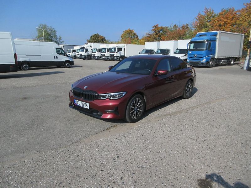 BMW Řada 3 3.0 330d At  Sport Line - fotka 1 z 20