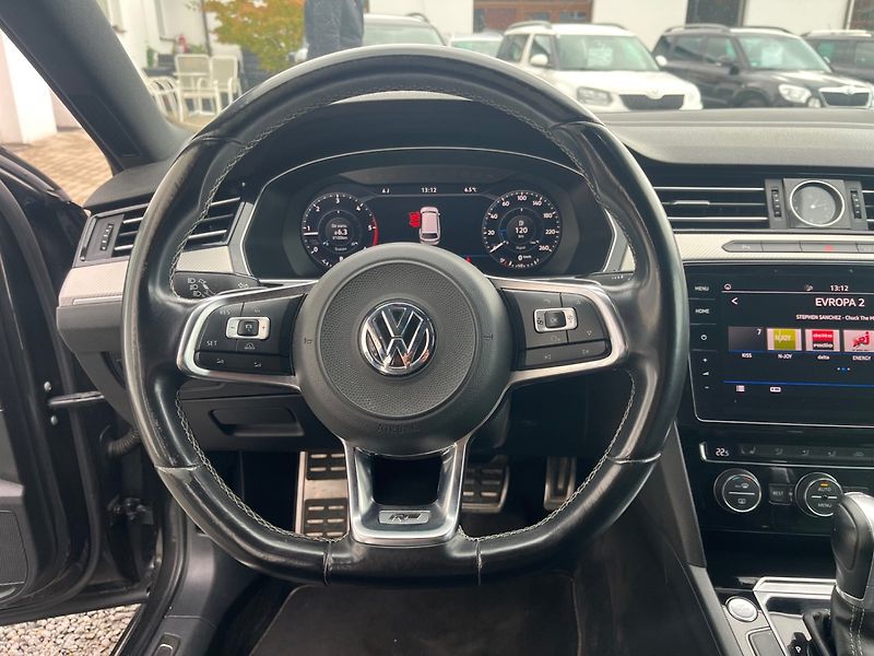 Volkswagen Passat (2017) 2.0 TDI R-Line LED , NAVI - fotka 9 z 14